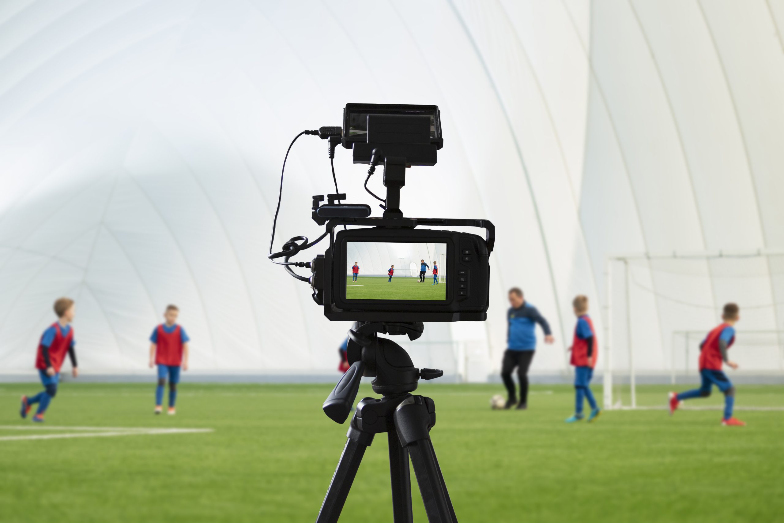 ¿PUEDE UN CIUDADANO REALIZAR VIDEOS EN EL PATIO DE UN COLEGIO Y PUBLICARLOS EN SUS RRSS?